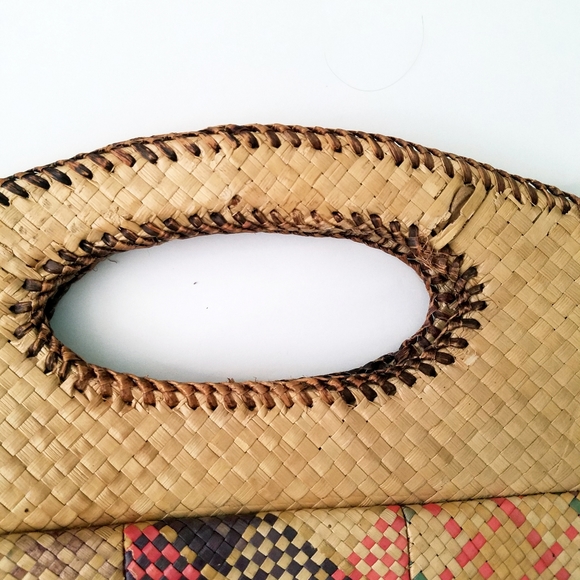 Vintage woven straw bag from the Philippines - Picture 3 of 5